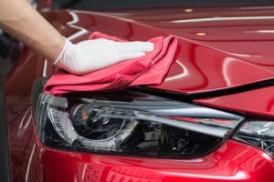 Aprenda a lavar seu carro sem danificar a pintura: 7 dicas úteis