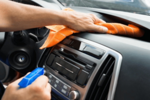 higienizar-parte-interna-do-carro