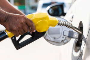 Etanol ou gasolina: qual combustível compensa abastecer no Brasil?
