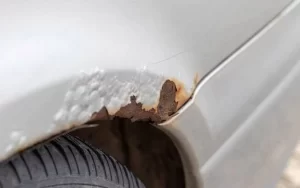 Erros Comuns que Danificam a Pintura do Carro: Como Evitá-los e Manter seu Veículo em Boas Condições