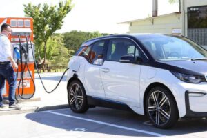 Veículos Elétricos: Transformando a Mobilidade e Protegendo o Meio Ambiente