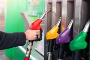Gasolina Comum vs. Aditivada: Qual Escolher para Potencializar Seu Motor?