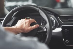 Manutenção do Sistema de Direção: Sinais de Problemas e Dicas para Manter a Direção Segura