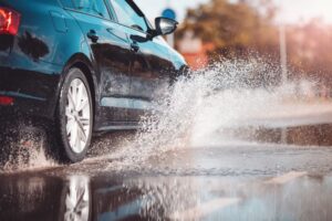 Dicas para Proteger Seu Carro em Dias Chuvosos