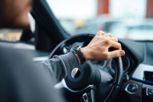 Como Evitar Distrações e Garantir uma Condução Segura