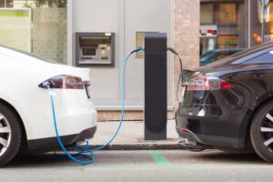 Veículos híbridos vs. elétricos: qual a melhor escolha?