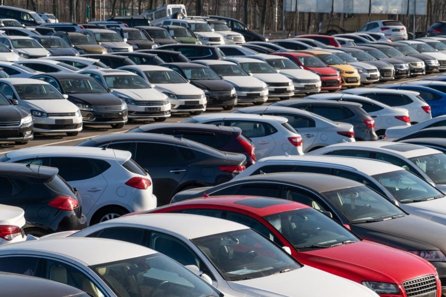 Carros Usados Mais Baratos em 2026: Entenda a Queda na Tabela FIPE